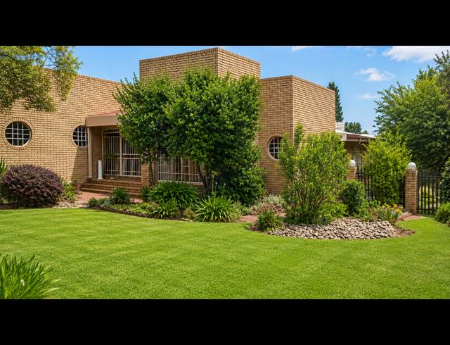 4 BEDROOM HOUSE FOR SALE IN THREE RIVERS EAST
